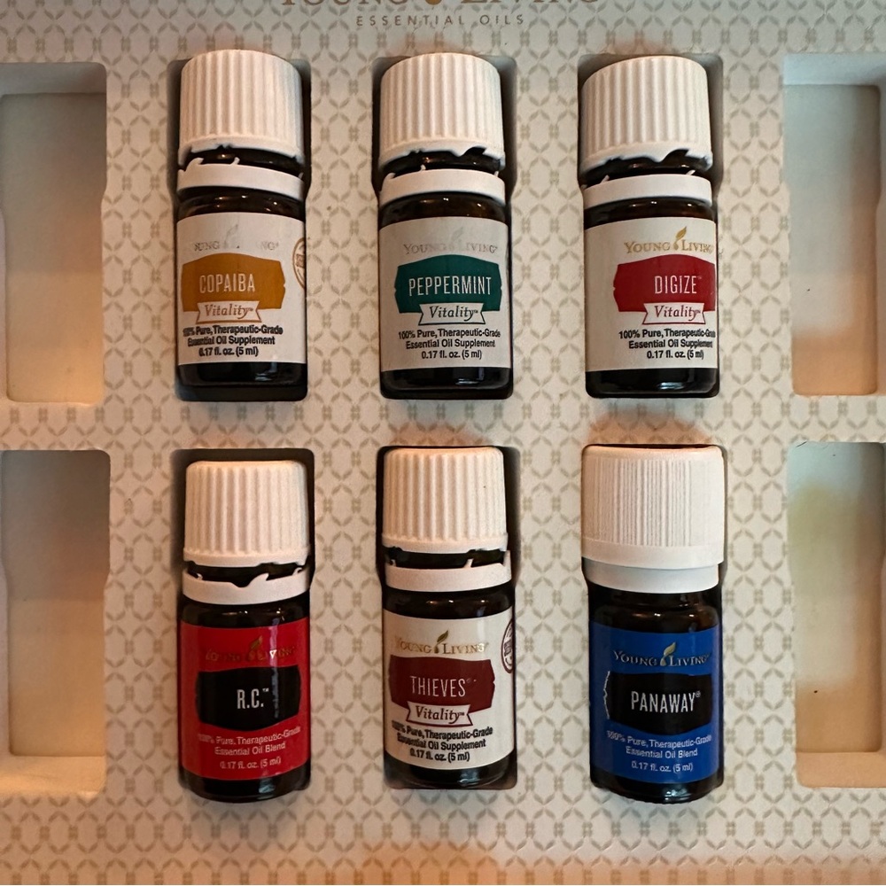 Young Living Essential Oils Starter Set - 6 Bottles & Educational Guides w/Case